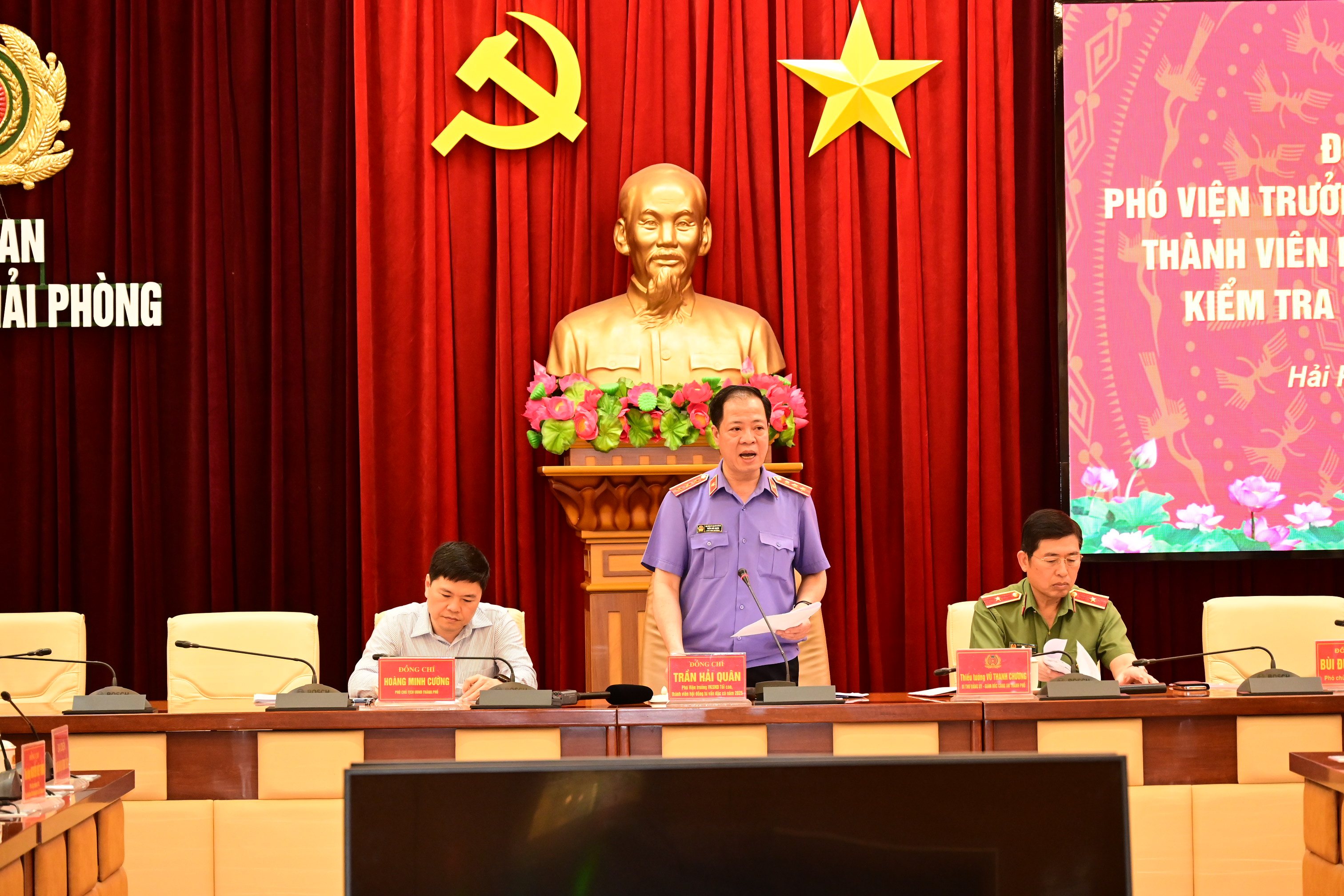 Phó Viện trưởng Viện kiểm sát nhân dân tối cao Trần Hải Quân kiểm tra công tác đặc xá tại thành phố Hải Phòng